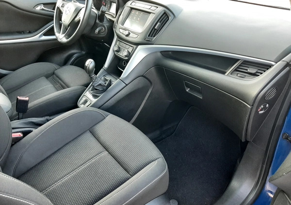Opel Zafira cena 46900 przebieg: 186000, rok produkcji 2018 z Leszno małe 154